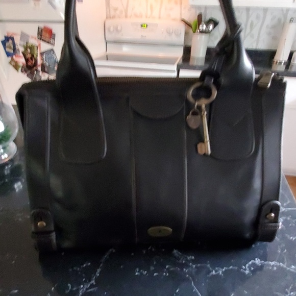 Fossil Handbags - Fossil leather shoulder bag/satchel!